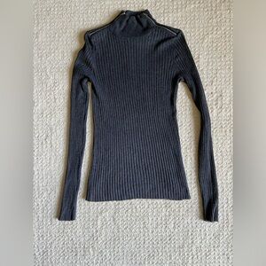 Express long sleeve turtleneck sweater, size Small
